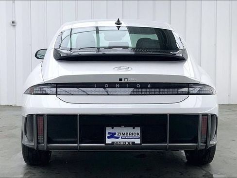 Used 2025 Hyundai Ioniq 6 Limited image 4