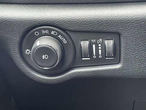 New 2026 Chrysler Pacifica Select image 26