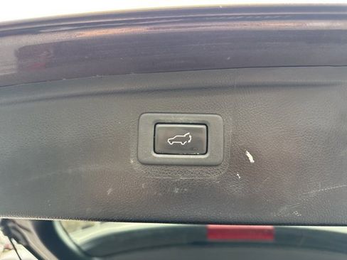 Used 2019 Subaru Outback 2.5i Premium image 11