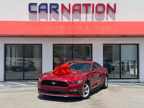 Used 2017 Ford Mustang Coupe RWD image 2
