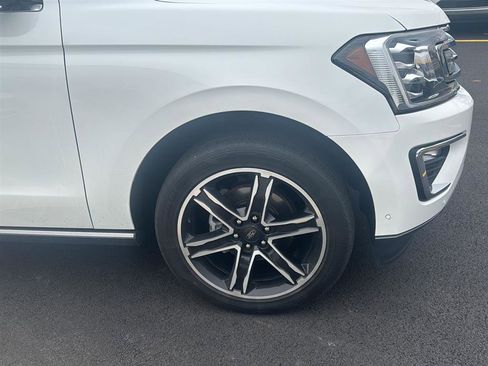 Used 2021 Ford Expedition Limited image 9