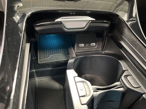 Used 2025 Mercedes-Benz C 300 4MATIC Sedan image 16