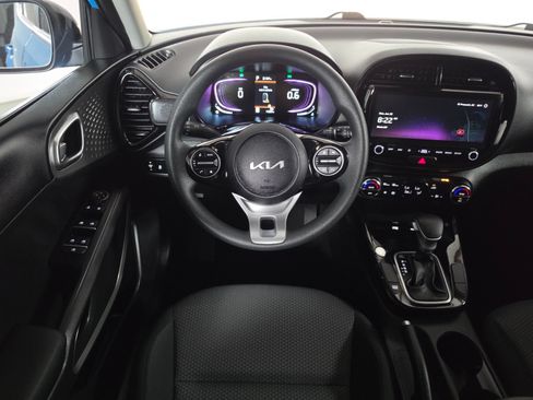Used 2025 Kia Soul S FWD image 28