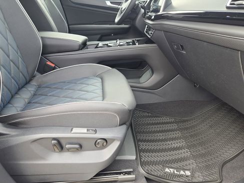 New 2026 Volkswagen Atlas Cross Sport SEL Premium R-Line image 12