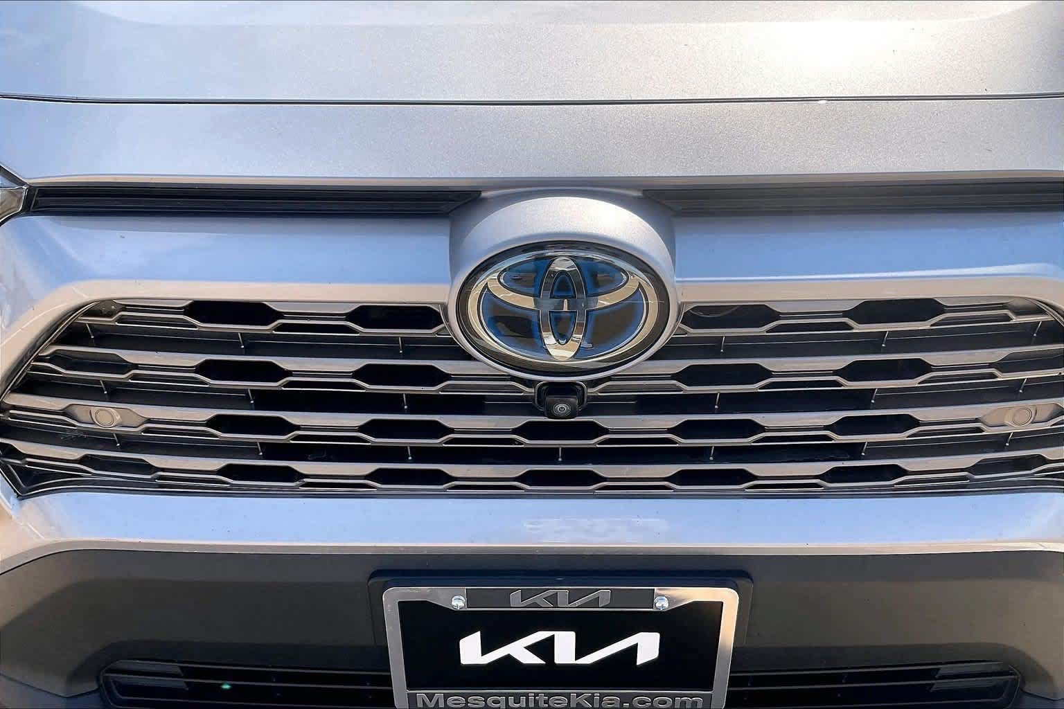 Used 2023 Toyota RAV4 Limited AWD/4WD image 32
