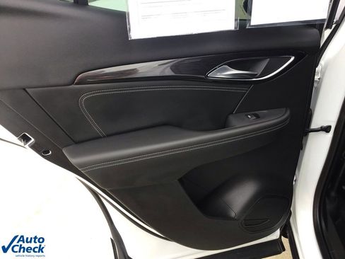 Used 2022 Buick Envision Essence w/ Safety Package image 13