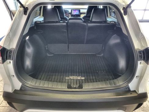 Used 2024 Toyota Corolla Cross LE FWD image 23