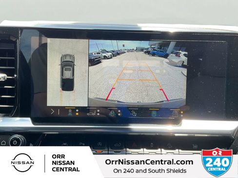 Used 2023 Chevrolet Silverado 1500 LTZ w/ Technology Package AWD/4WD image 25