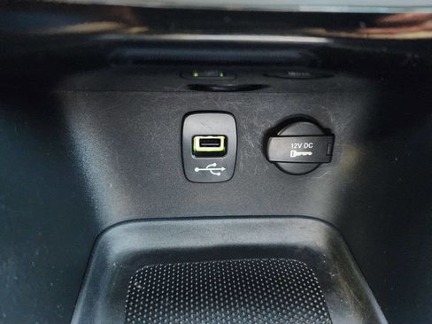 Used 2011 Chrysler 200 Limited image 22