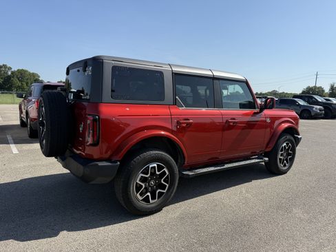 Used 2023 Ford Bronco Outer Banks AWD/4WD image 2