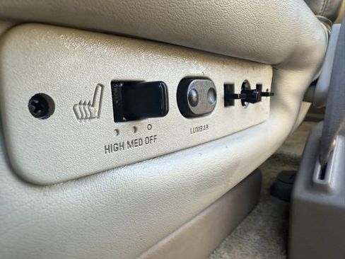 Used 2000 Cadillac Escalade 4WD image 13