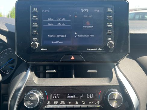 Used 2022 Toyota Venza image 20