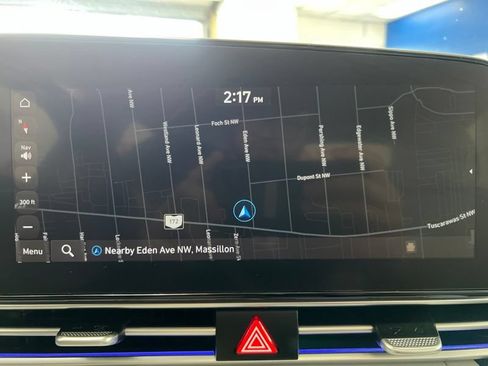 Used 2023 Hyundai Elantra Limited FWD image 29