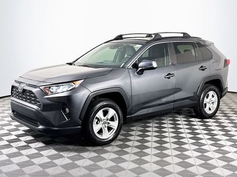 Used 2021 Toyota RAV4 XLE FWD image 4