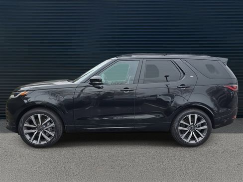 Used 2025 Land Rover Discovery Dynamic SE AWD/4WD image 3