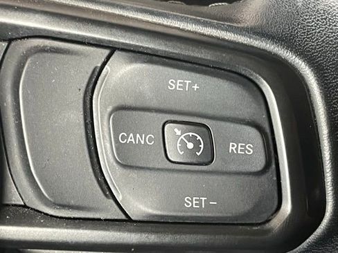 Used 2021 Jeep Gladiator Sport AWD/4WD image 10
