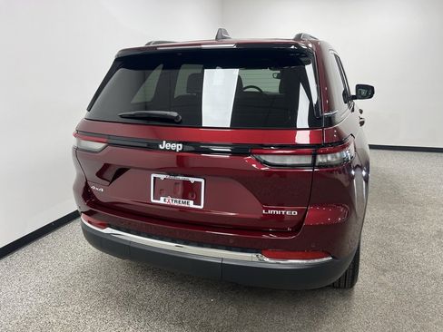 Used 2024 Jeep Grand Cherokee Limited image 6