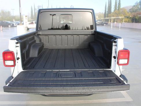 New 2026 Jeep Gladiator Sport AWD/4WD image 27