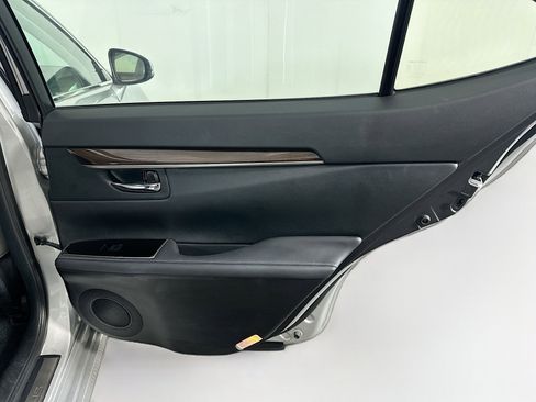 Used 2018 Lexus ES 350 w/ Premier Package FWD image 32