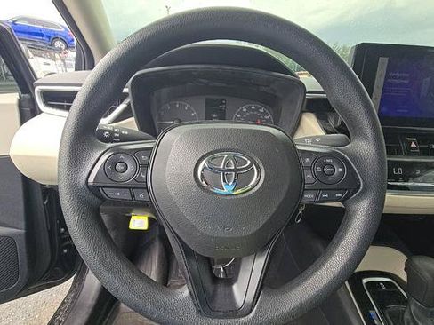 Used 2023 Toyota Corolla LE FWD image 3