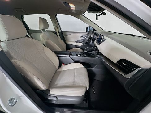 Used 2023 Nissan Rogue SV FWD image 30