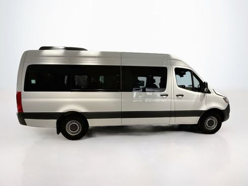 Used 2025 Mercedes-Benz Sprinter 2500 image 6
