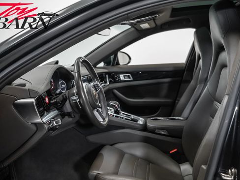 Used 2018 Porsche Panamera 4 image 21
