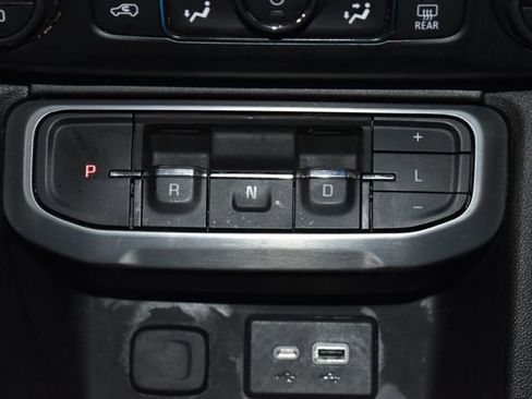 Used 2021 GMC Acadia SLE w/ Driver Convenience Package image 19