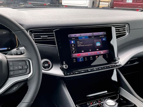 Certified 2025 Jeep Wagoneer 4WD image 7