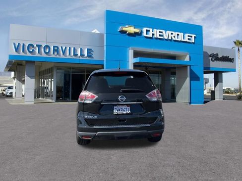 Used 2016 Nissan Rogue S w/ S Family Package FWD image 7