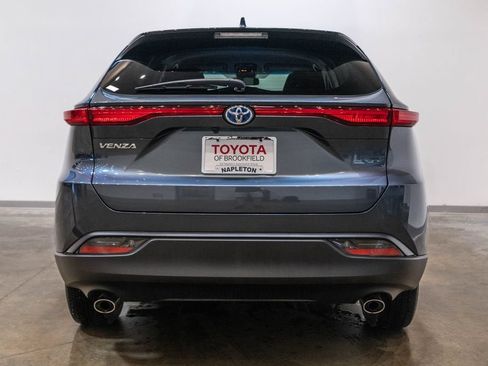 Certified 2024 Toyota Venza LE AWD/4WD image 8