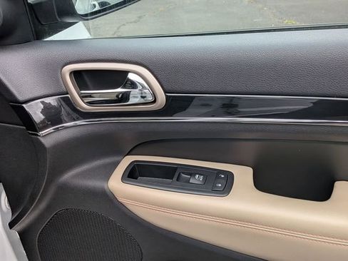 Used 2017 Jeep Grand Cherokee Limited 75th Anniversary AWD/4WD image 38