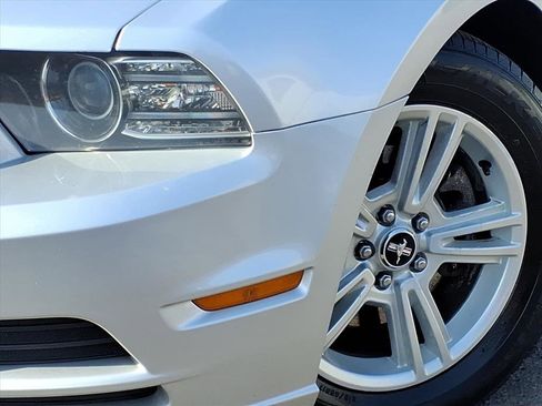 Used 2014 Ford Mustang Coupe image 10