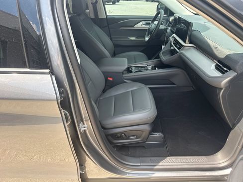 New 2025 Ford Explorer Active w/ Active Comfort Package image 36