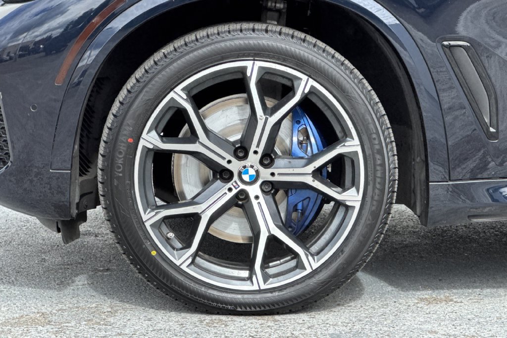 Used 2021 BMW X5 xDrive40i w/ M Sport Package AWD/4WD image 26