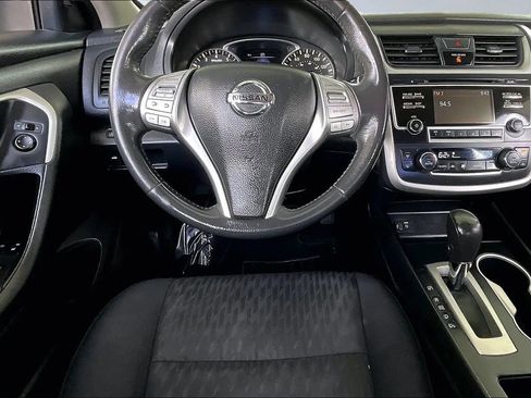 Used 2017 Nissan Altima 2.5 SV image 8