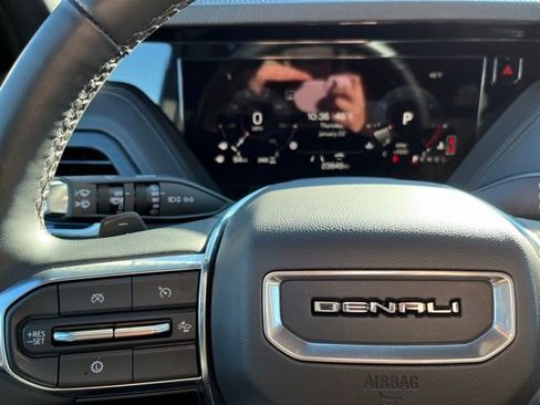 Used 2025 GMC Yukon Denali image 27