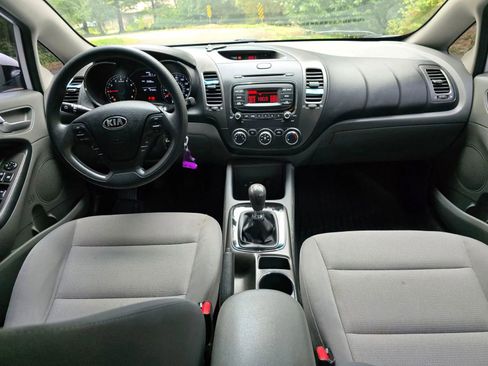 Used 2017 Kia Forte LX image 15