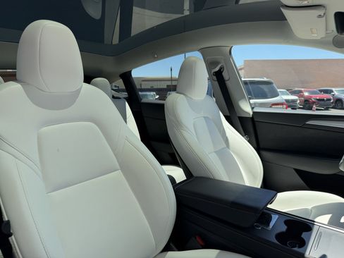 Used 2024 Tesla Model Y 2WD image 45
