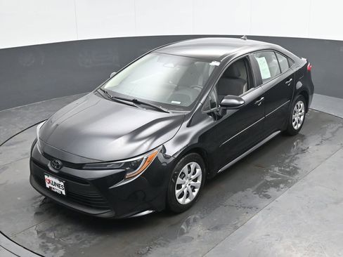 Used 2024 Toyota Corolla LE image 39