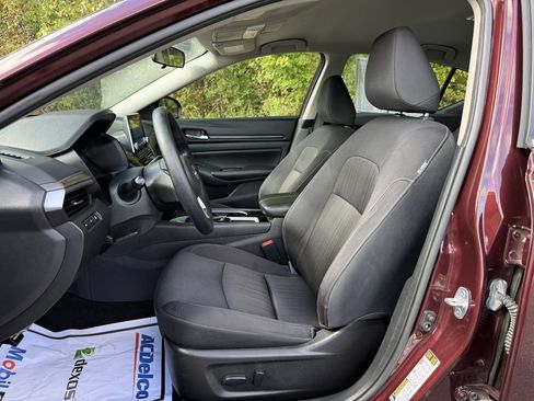 Used 2024 Nissan Altima 2.5 SV image 17