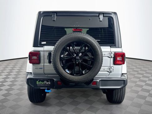 Used 2023 Jeep Wrangler Unlimited Sahara w/ Cold Weather Group AWD/4WD image 7