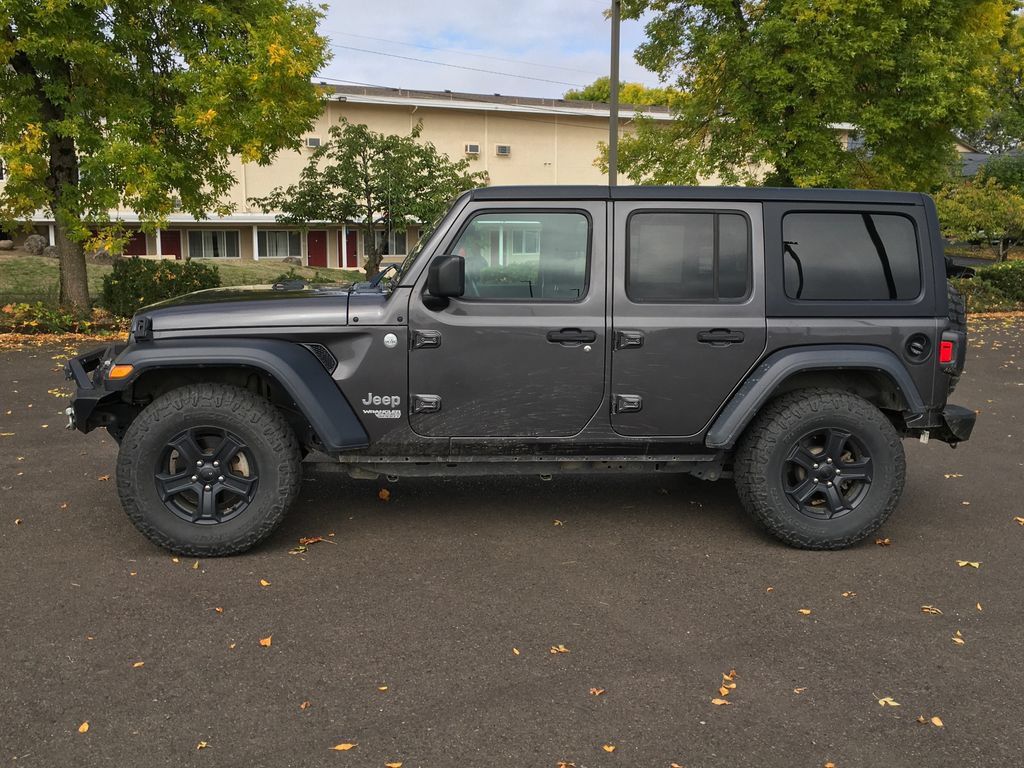Used 2019 Jeep Wrangler Unlimited Sport S AWD/4WD image 3