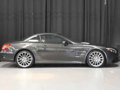 Used 2019 Mercedes-Benz SL 550 image 6