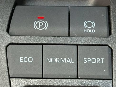 Used 2023 Toyota RAV4 XLE w/ Convenience Package FWD image 21