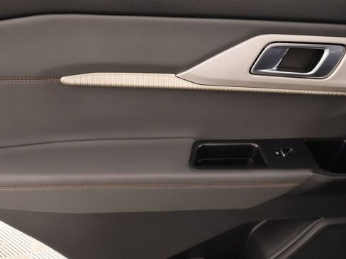 Used 2025 Ford Explorer Active image 18