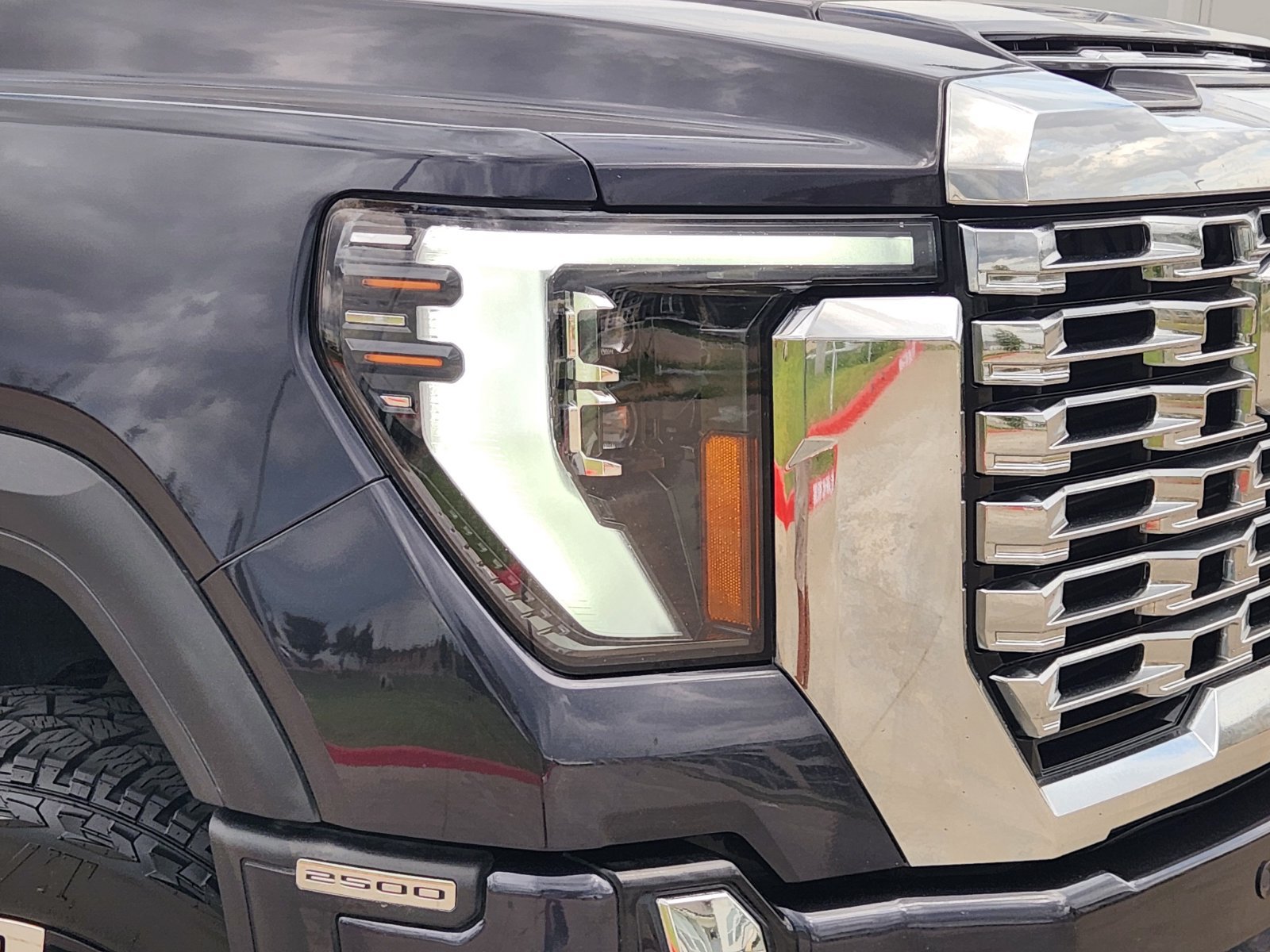 Certified 2024 GMC Sierra 2500 Denali w/ Denali Reserve Package AWD/4WD image 11