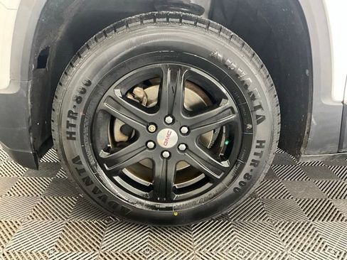 Used 2018 GMC Acadia SLE AWD/4WD image 26