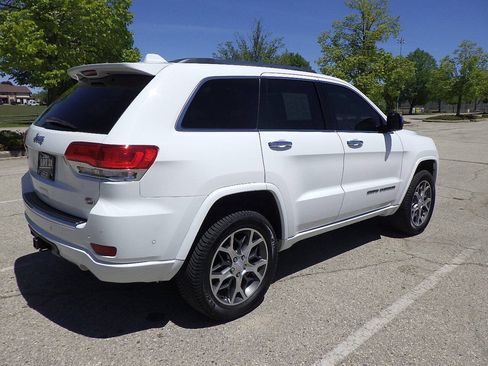 Used 2019 Jeep Grand Cherokee Overland AWD/4WD image 7