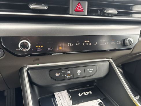 New 2026 Kia Carnival LX FWD image 19